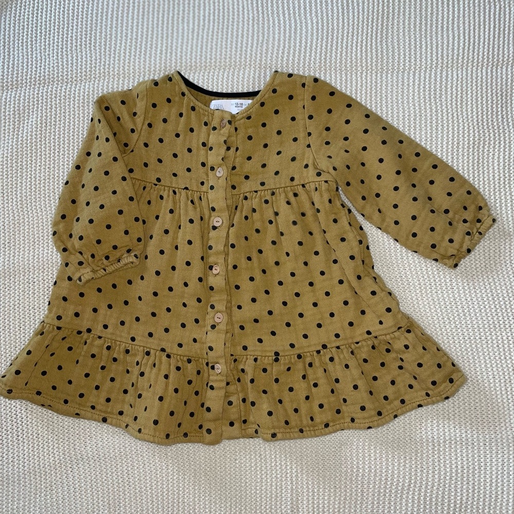 ZARA long sleeve polka dot dress💛with buttons down front! Darling for fall
